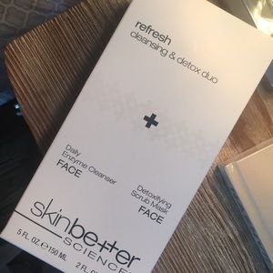 Enzyme Cleanser /detoxifying scrub - Skin better